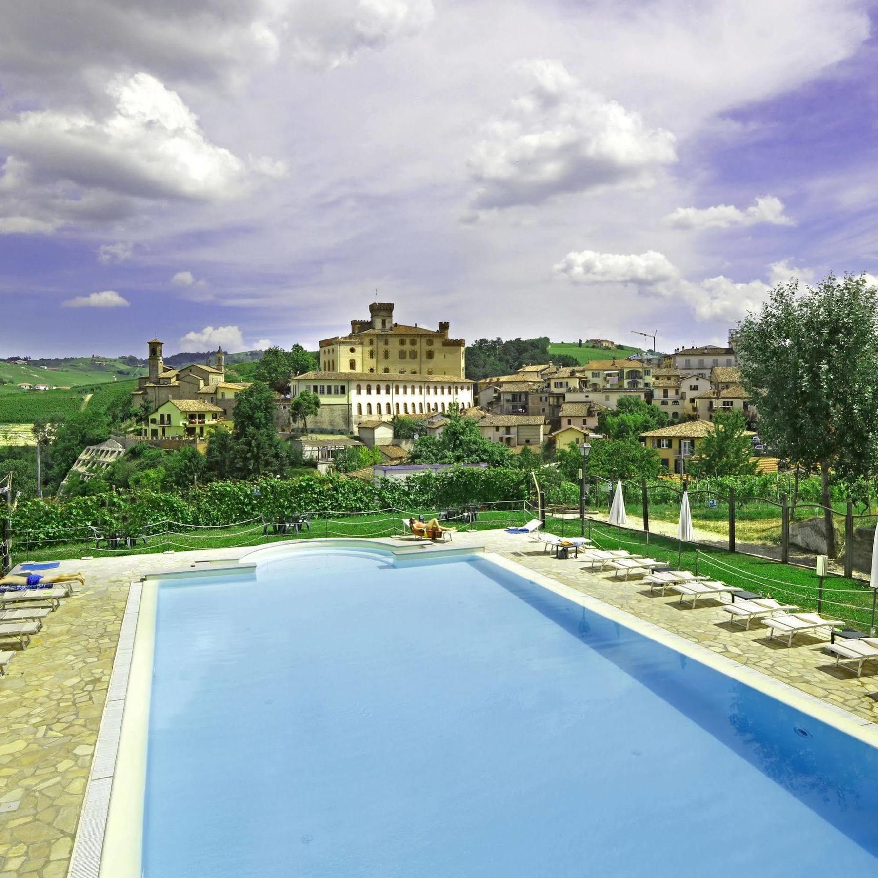 Hotel Barolo Esterno foto