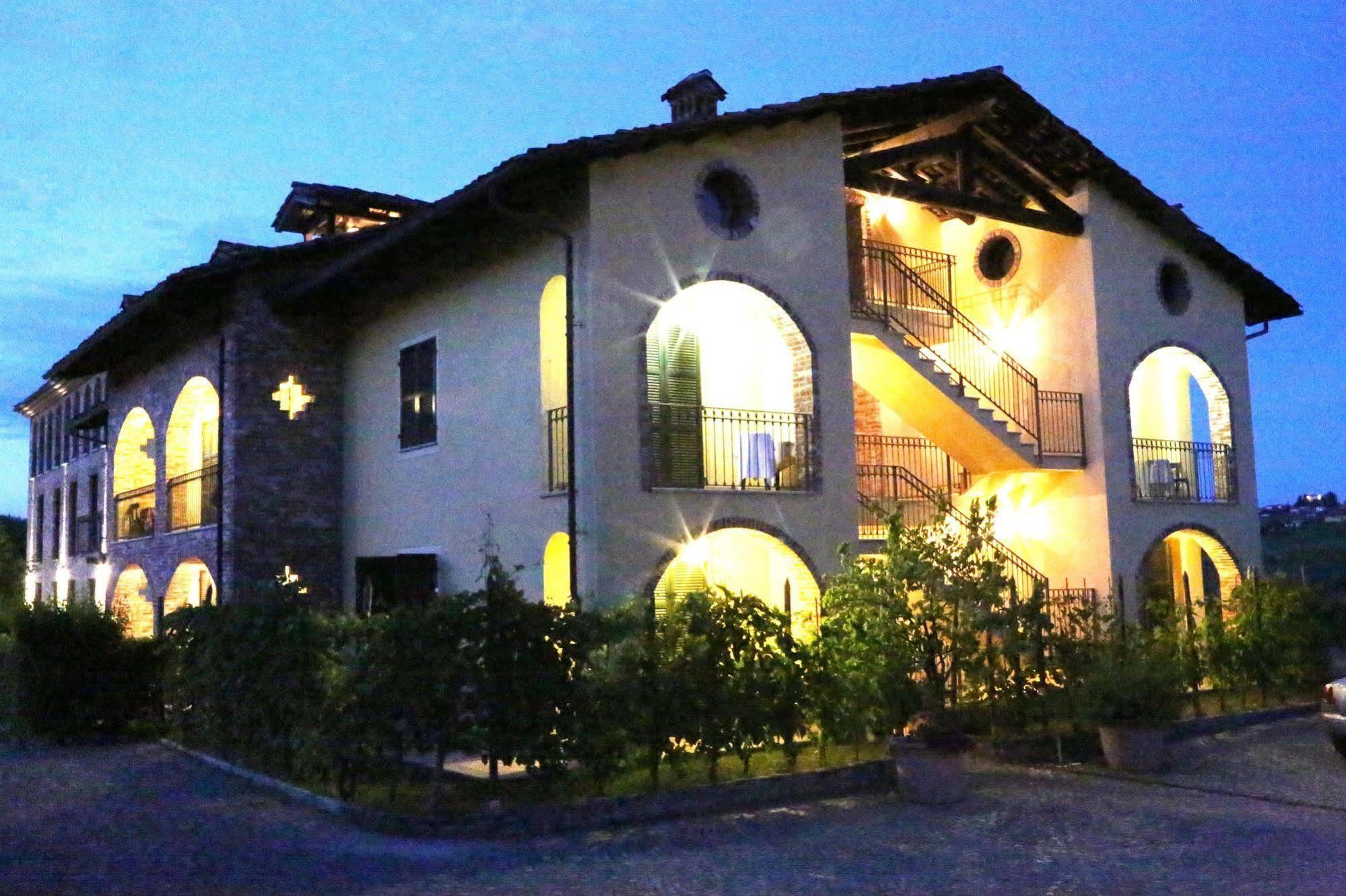 Hotel Barolo Esterno foto