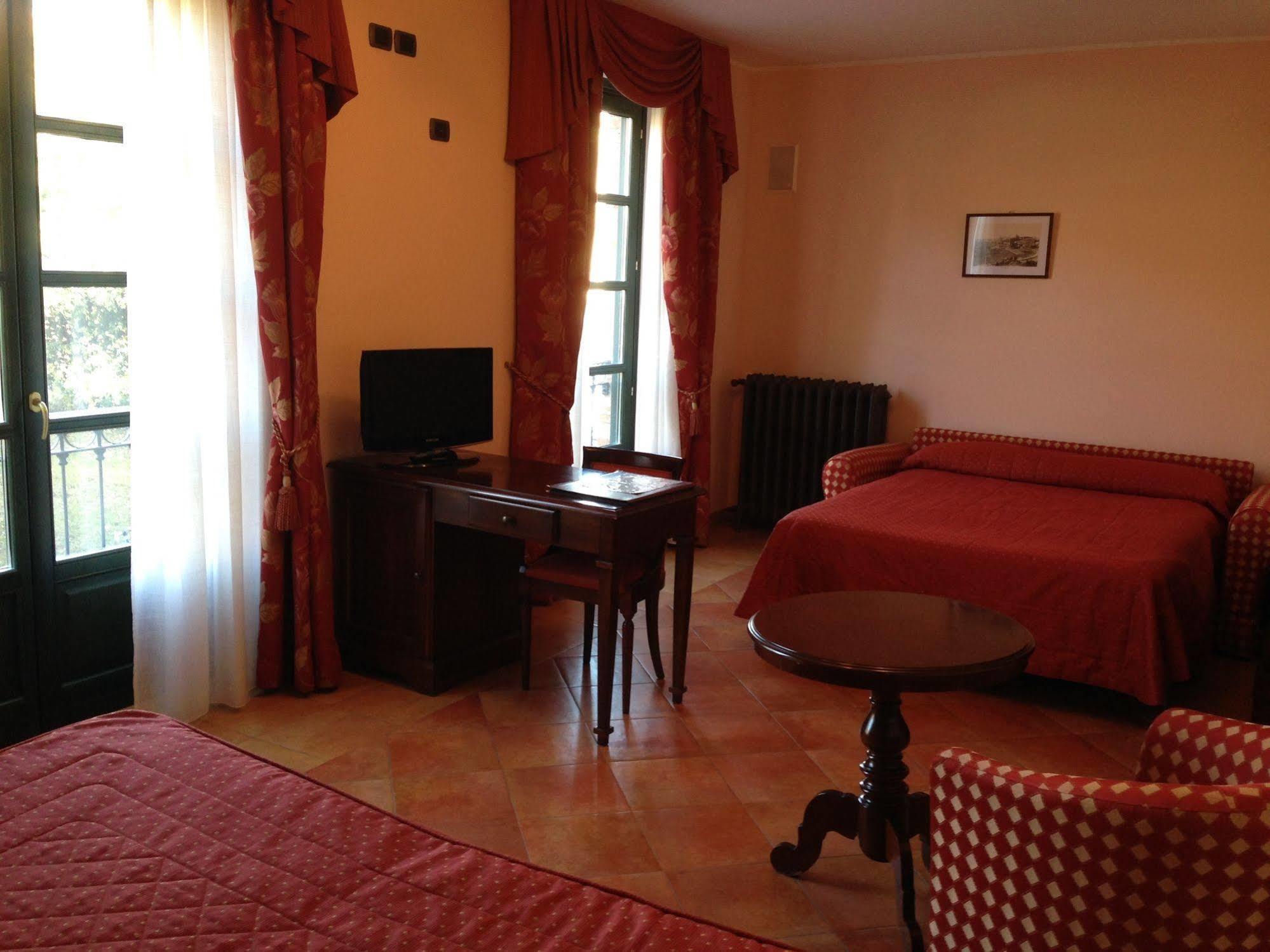 Hotel Barolo Esterno foto