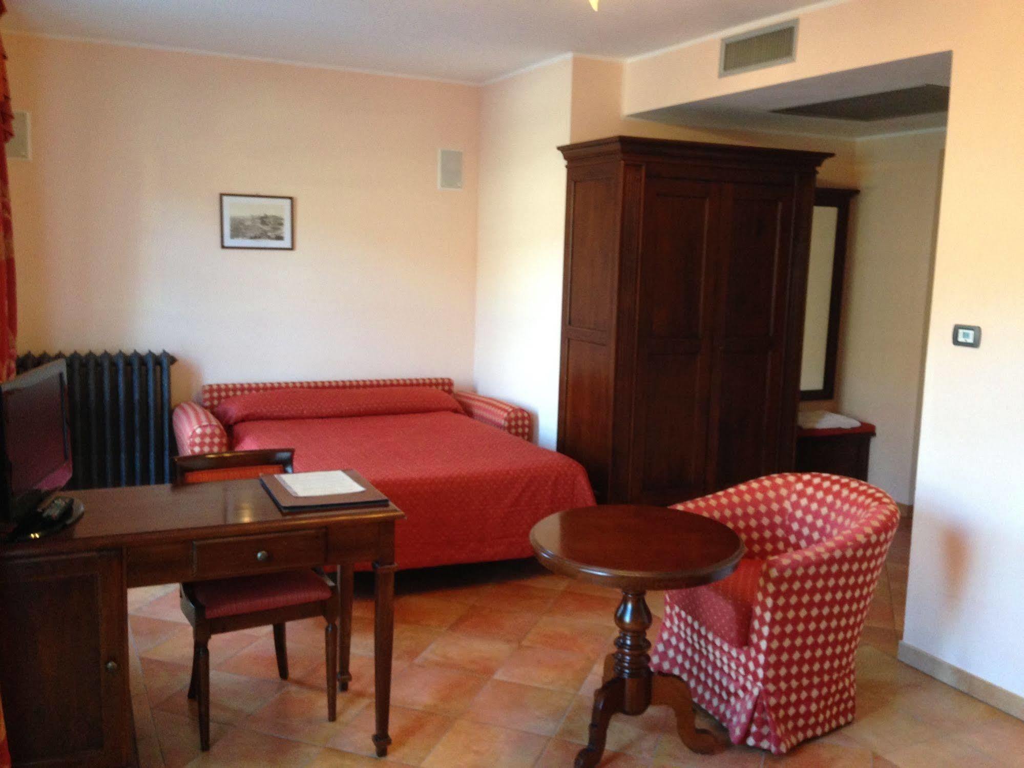 Hotel Barolo Esterno foto