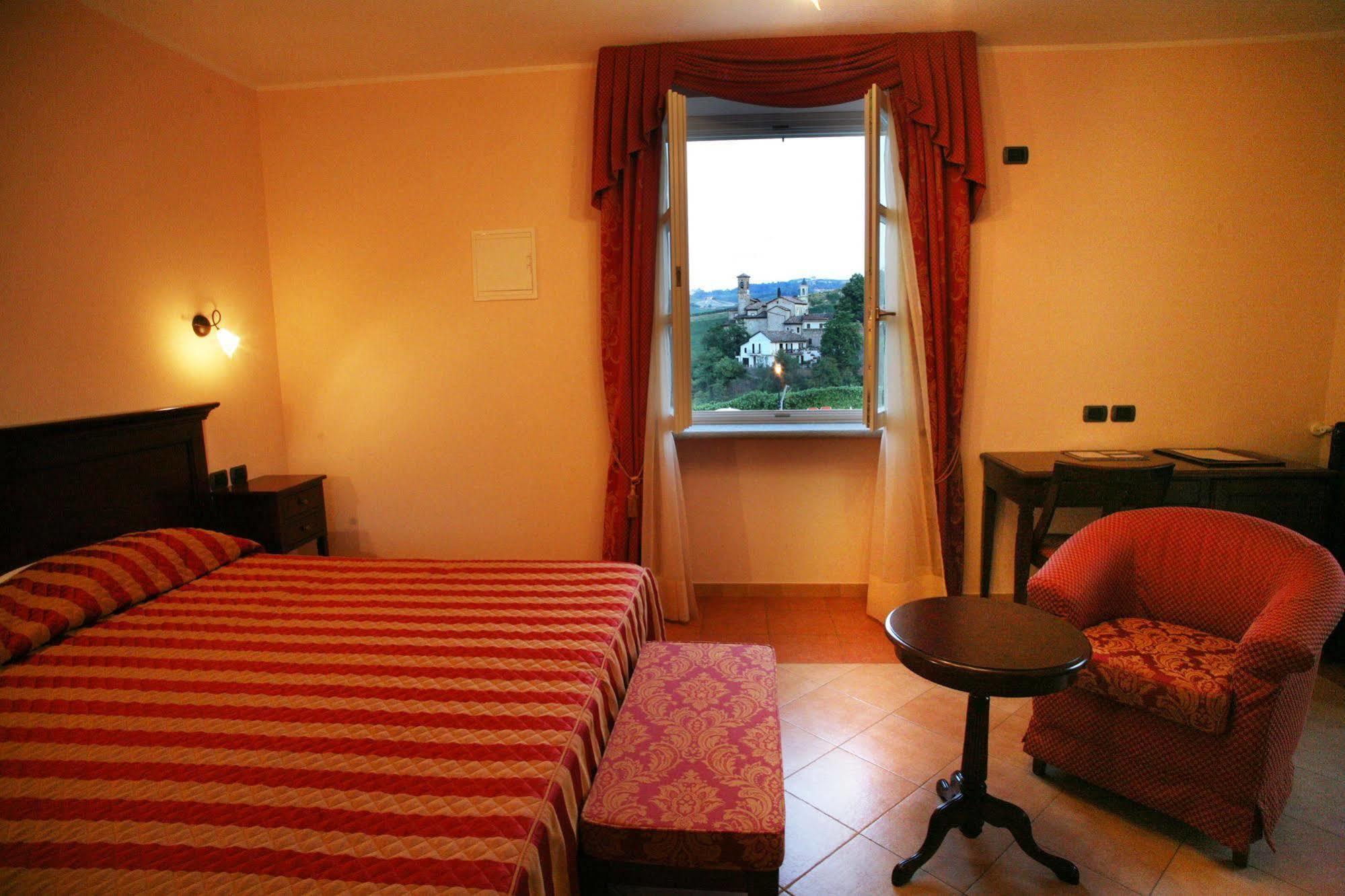 Hotel Barolo Esterno foto