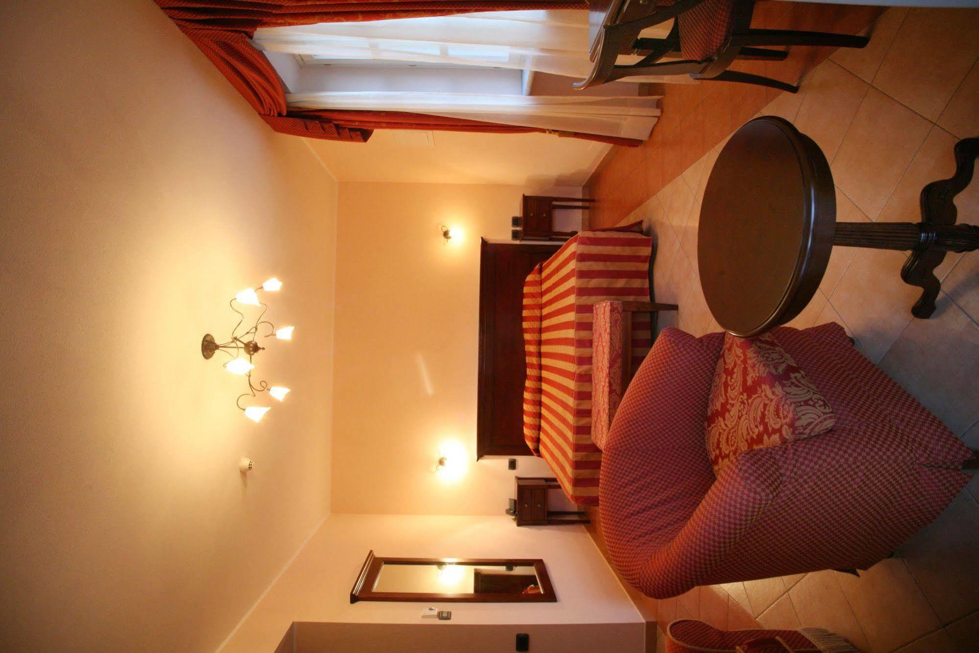 Hotel Barolo Esterno foto
